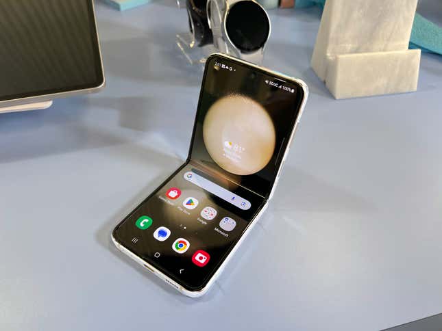 A photo of the Galaxy Z Flip 5