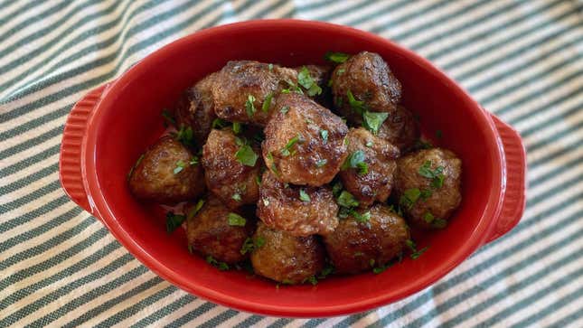 Image for article titled What If You Put Graham Cracker Crumbs in Your Meatballs?