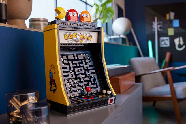 Lego va a sacar la recreativa de Pac-Man que no sabías que querías
