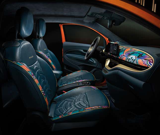 Fiat 500e B.500 “Mai Troppo” interior