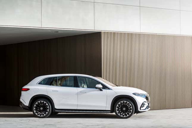 Image for article titled 2023 Mercedes-Benz EQS SUV: This Is It