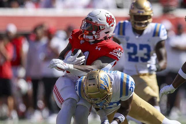 Utah's Karene Reid pulls off a PICK-SIX against UCLA on Dante Moore's FIRST  throw to grab a 7-0 lead