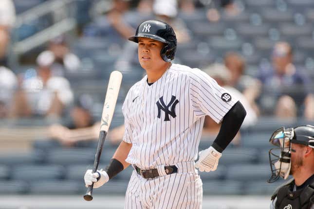 Yankees Gio Urshela issued walk on only three balls