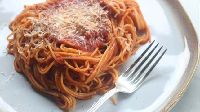 Image for article titled When It&#39;s OK to Cook Dry Pasta Directly in Your Sauce, and When It Isn&#39;t