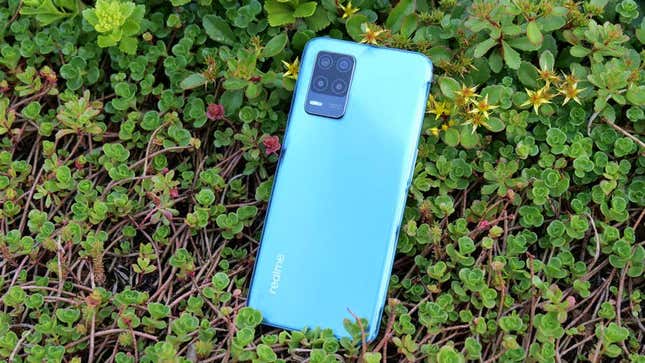 Imagen para el artículo titulado El Realme 5G ofrece pantalla FHD+ a 90Hz, batería de 5000 mAh y unas cámaras competentes por solo 179 euros