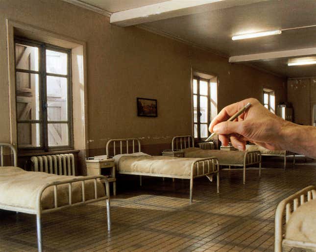 Le dortoir (the dorm), by Dan Ohlmann