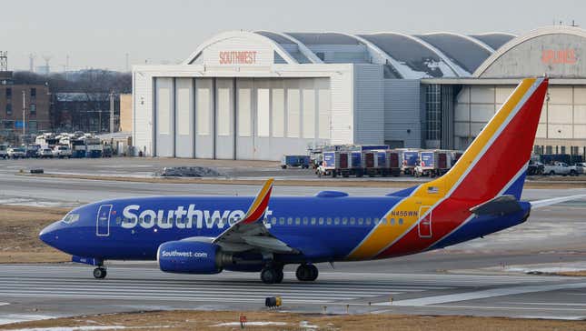Image for article titled Southwest Asks FAA to Issue Nationwide Ground Stop on its Flights