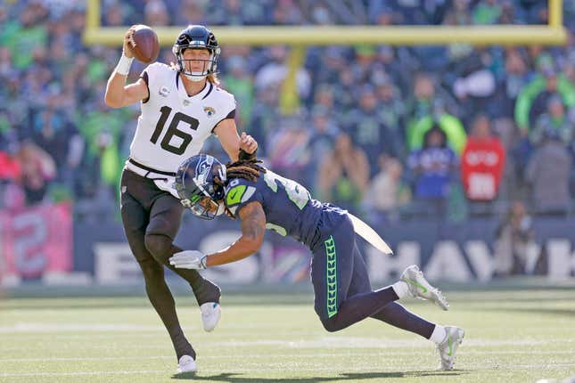 Image for article titled 2021 Rookie QB Rankings: Mac rolls on, a Fields of screams and watch your back, Zach