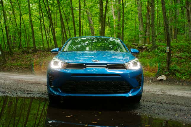 Image for article titled The Kia Rio S 5-Door Is Four Wheels And CarPlay For $20,200. What More Did You Need?