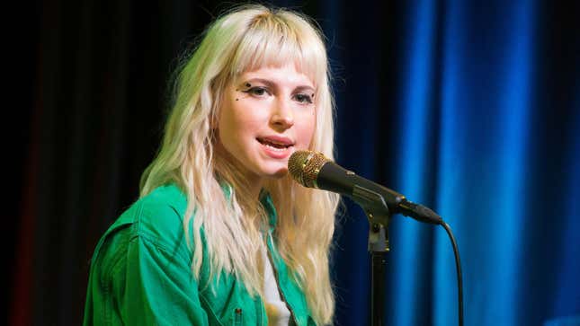 Image for article titled Paramore&#39;s Hayley Williams Joins Roster of Famous Women Opening Up About Toxic Exes