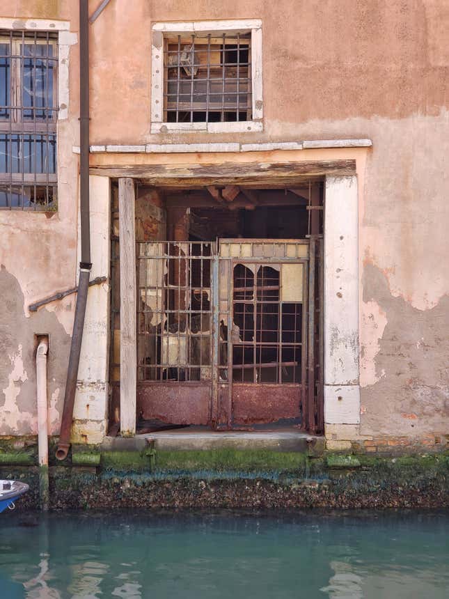 Image for article titled You’ve seen Venice’s gondolas. But have you seen its doors?