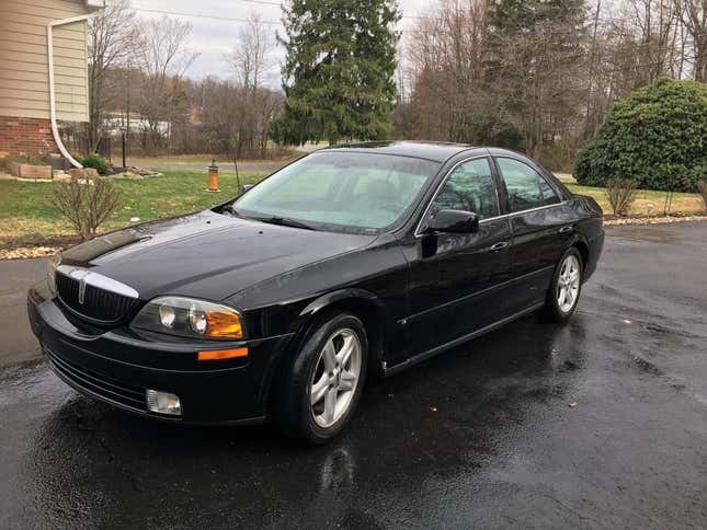 Image for article titled At $2,500, Will This Manual-Equipped 2001 Lincoln LS Automatically Be A Good Deal?