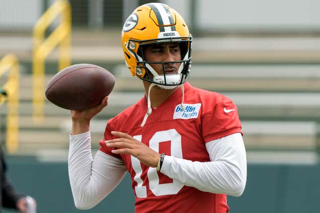 Here's What We Know About Aaron Rodgers' NFL Helmets - EssentiallySports