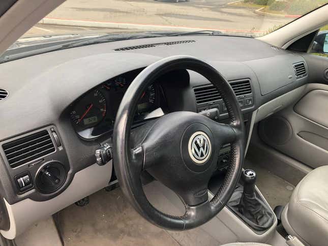 Image for article titled At $6,700, Could This Rebuilt-Titled 2000 VW Jetta 1.8T Salvage a Win?
