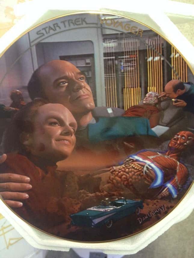 Image for article titled The Absolute Weirdest Star Trek Collector Plates