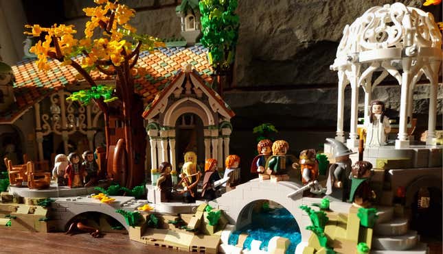 Image for article titled Lego's Huge Rivendell Set Is as Epic a Feat as the Lord of the Rings Movies