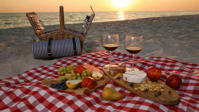 Image for article titled The 3 Things Standing Between You and a Perfect Beach Picnic