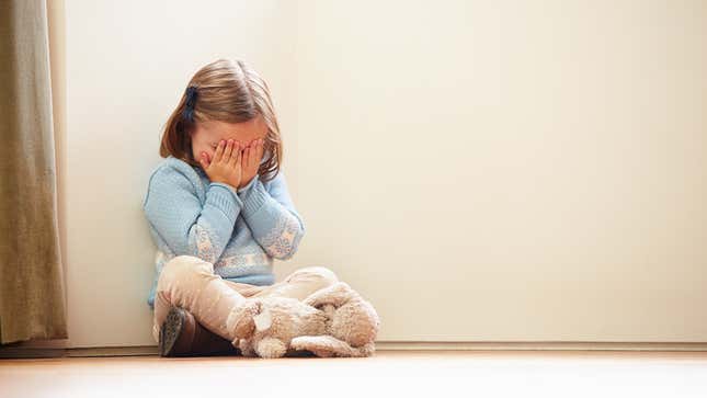 Image for article titled Things To Never Say When Explaining Death To A Child