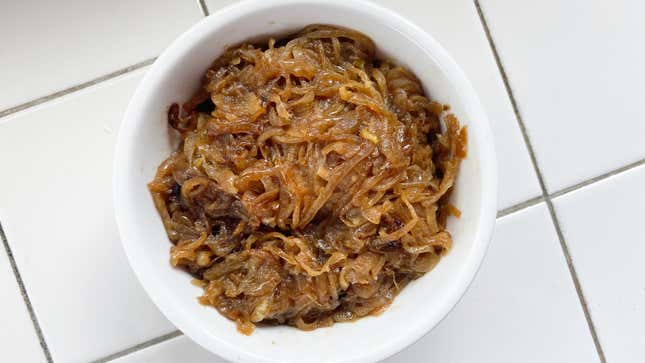 Image for article titled Make a Jammy Mass of Caramelized Onions in Your Oven