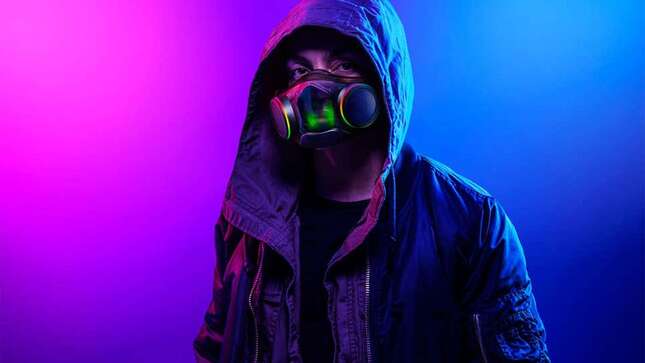 Ideal para cosplays de Cyberpunk 2077 o para raves debajo de puentes.