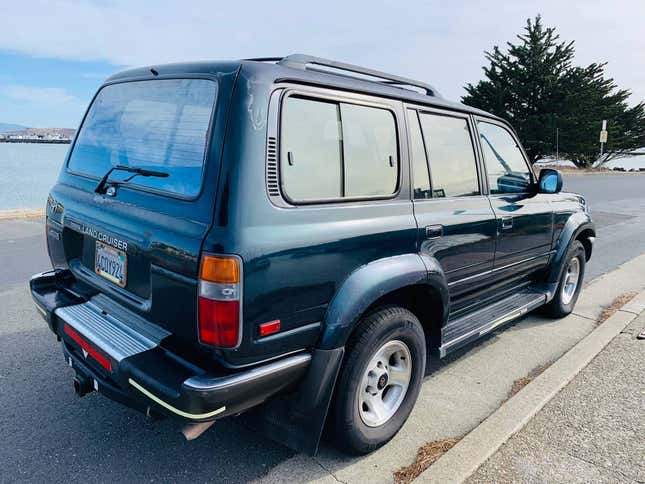 Image for article titled At $7,000, Will This Mileage-Heavy 1994 Toyota Land Cruiser Cruise to a Quick Sale?