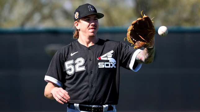 Chicago White Sox starting pitcher Mike Clevinger works out during a spring training baseball practice on Feb. 15, 2023, in Phoenix.