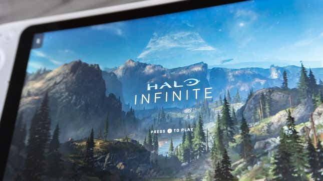 A close up of the Logitech G Cloud's screen showing Halo Infinite being played through the Xbox Cloud Gaming service.