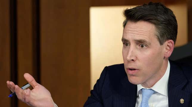 Image for article titled Josh Hawley Explains How the Bible Can Solve Our Country's Masculinity Crisis