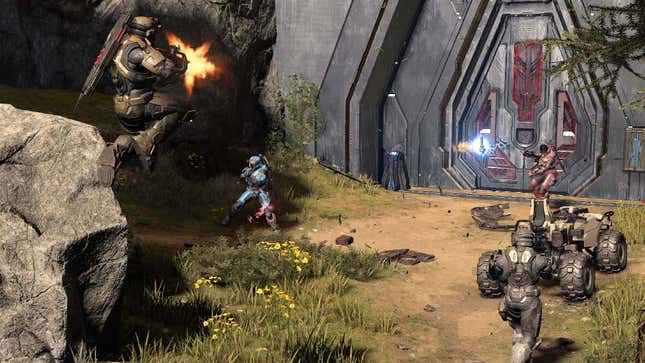 A bunch of spartans fight on Fragmentation, one of the multiplayer maps in Halo Infinite.