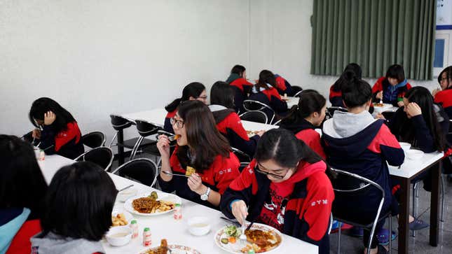 Image for article titled Asia:脱生きづらさ 韓国「失敗エキスポ」の成否