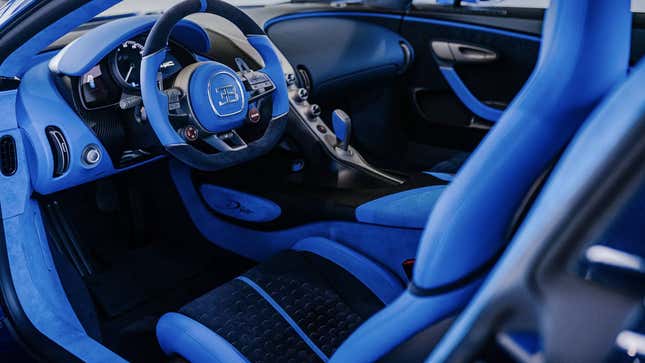 Imagen para el artículo titulado Este es el último Bugatti Divo: fabrican y venden el último hiperauto de 5 millones de euros