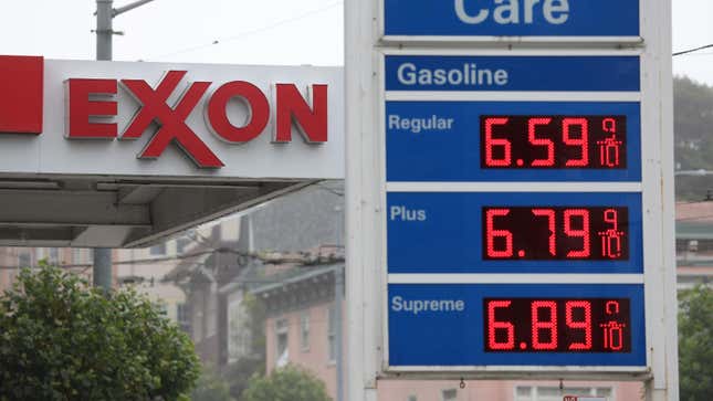 Image for article titled Exxon Made $6.3 Million Every Hour in 2022