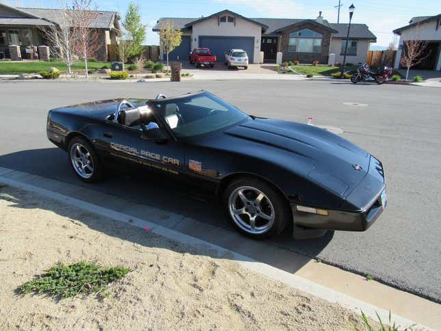 Image for article titled At $16,000, Does This 1986 Chevy Corvette Convertible Set The Pace?