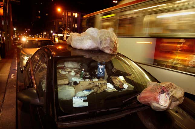 Image for article titled This Is What You Carry Everyday In Your Cars