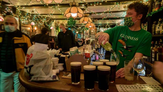 Image for article titled These Bartenders Have Seen Some St. Patrick’s Day Shit
