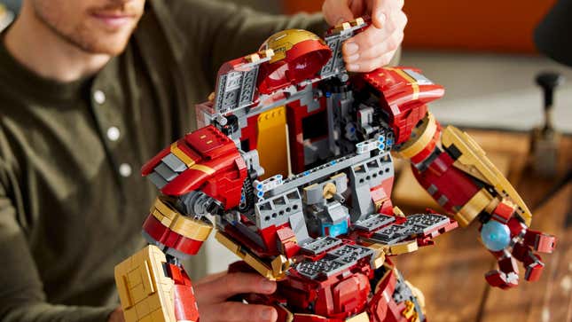 The upper torso of the Lego Hulkbuster opened revealing its insides.