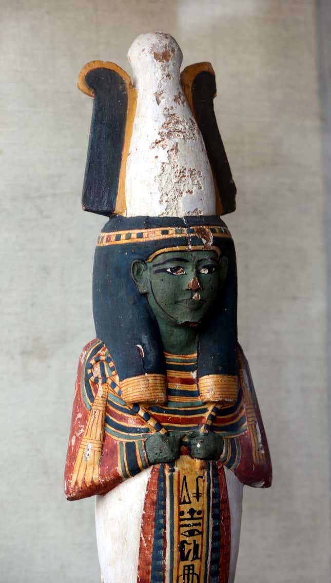 epa06379027 Isis Nefert statue on display at a recently found tomb and re-discovery of an older one, at Draa Abul Naga necropolis on Luxor?s west bank, 700km south of Cairo, Egypt, 09 December 2017. Egypt's Ministry of Antiquities announced the discovery of a tomb from the New Kingdom that belongs to the old Egyptian deity Amun's Goldsmith, Amenemhat (tomb number Kampp 390) and a burial shaft housing the mummy of a lady and her two children. The newly discovered tomb includes an entrance located in the courtyard of another Middle Kingdom tomb number Kampp 150. EPA-EFE/KHALED ELFIQI