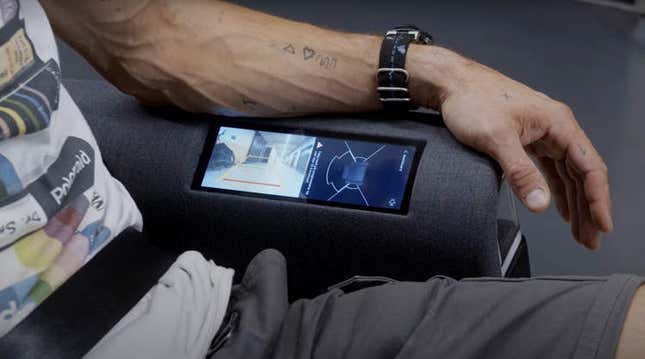 Imagen para el artículo titulado Volkswagen diseña una silla de oficina que se puede conducir a 20 km/h
