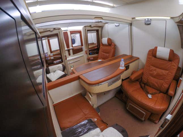 Image for article titled What it’s like to fly the $23,000 Singapore Airlines Suites class