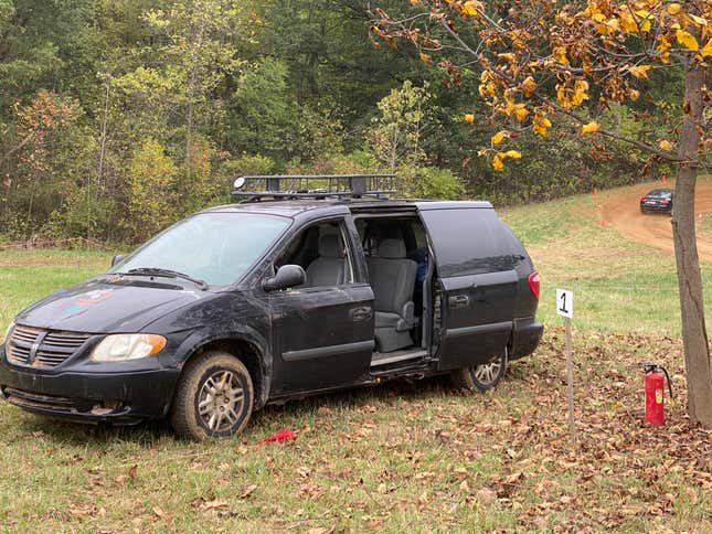 Image for article titled The Dodge Grand Caravan Had A Really Weird Spare Tire Placement
