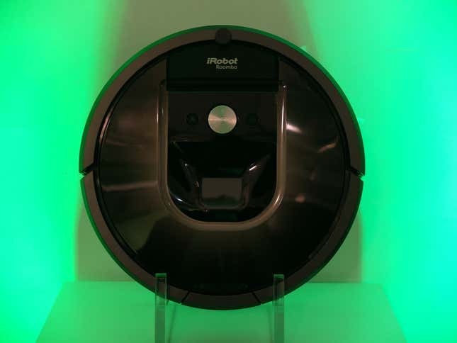 The Roomba 980, in eerie lighting.