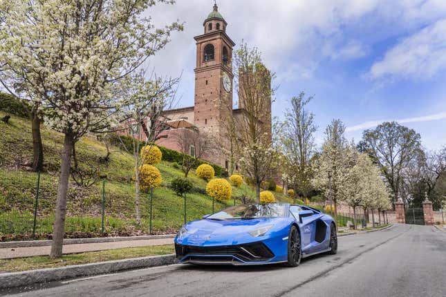 Image for article titled The Aventador LP 780-4 Ultimae Demands Your Undivided Attention