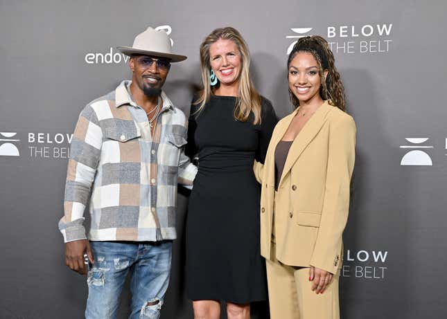 LOS ANGELES, CALIFORNIA - OCTOBER 01: (L-R) Jamie Foxx, Shannon Cohn, and Corinne Foxx attend the Los Angeles Screening of “Below The Belt” at Directors Guild Of America on October 01, 2022 in Los Angeles, California. 