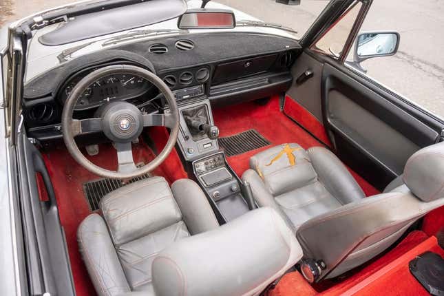 Bild für Artikel mit der Überschrift: Ist dieser Alfa Romeo Spider Quadrifoglio von 1987 für 6.500 US-Dollar ein glücklicher Fund?