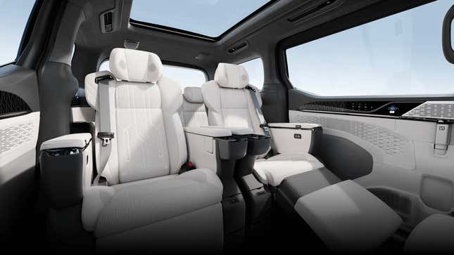 Image for article titled The Zeekr 009 Is An EV Minivan With Over 500 Horsepower and More Than a 500-Mile Range