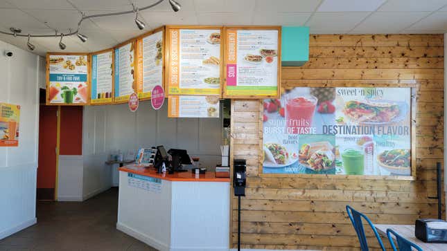 Image for article titled Tropical Smoothie Cafe Would Like to Remind You That It Exists