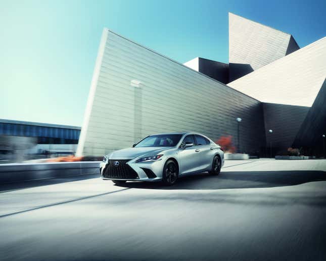 2023 Lexus ES300h F Sport Design