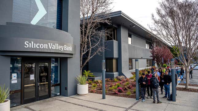 Image for article titled What To Know About The Silicon Valley Bank Collapse