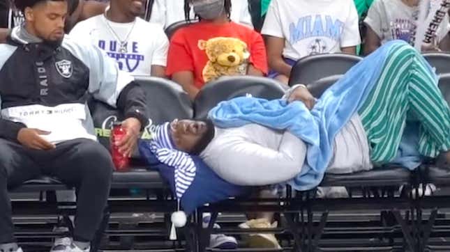 Image for article titled YouTuber Who Staged Himself Sleeping Through WNBA Game May Now Be Banned from All NBA Events