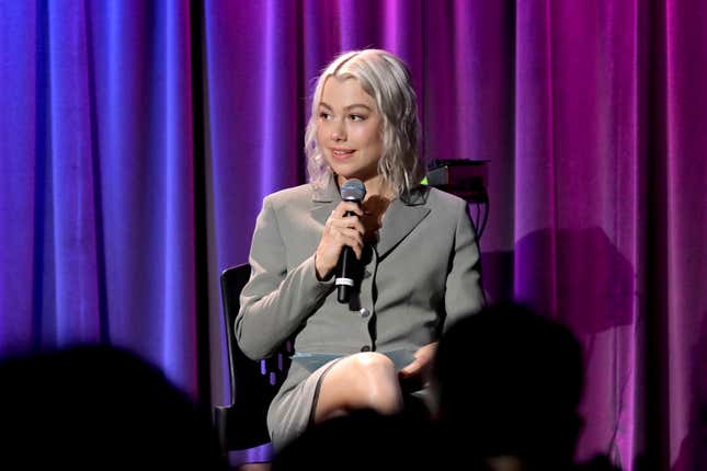 Image for article titled Phoebe Bridgers Stands Up for Amber Heard: There Is No &#39;Perfect Victim&#39;